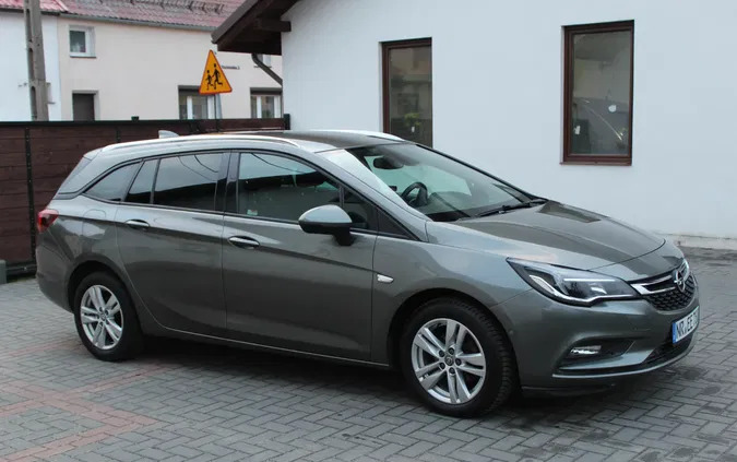 olsztyn Opel Astra cena 32900 przebieg: 221421, rok produkcji 2017 z Olsztyn